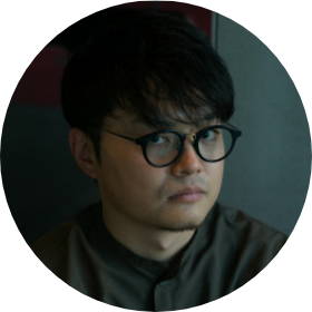小花 芳輝 氏
