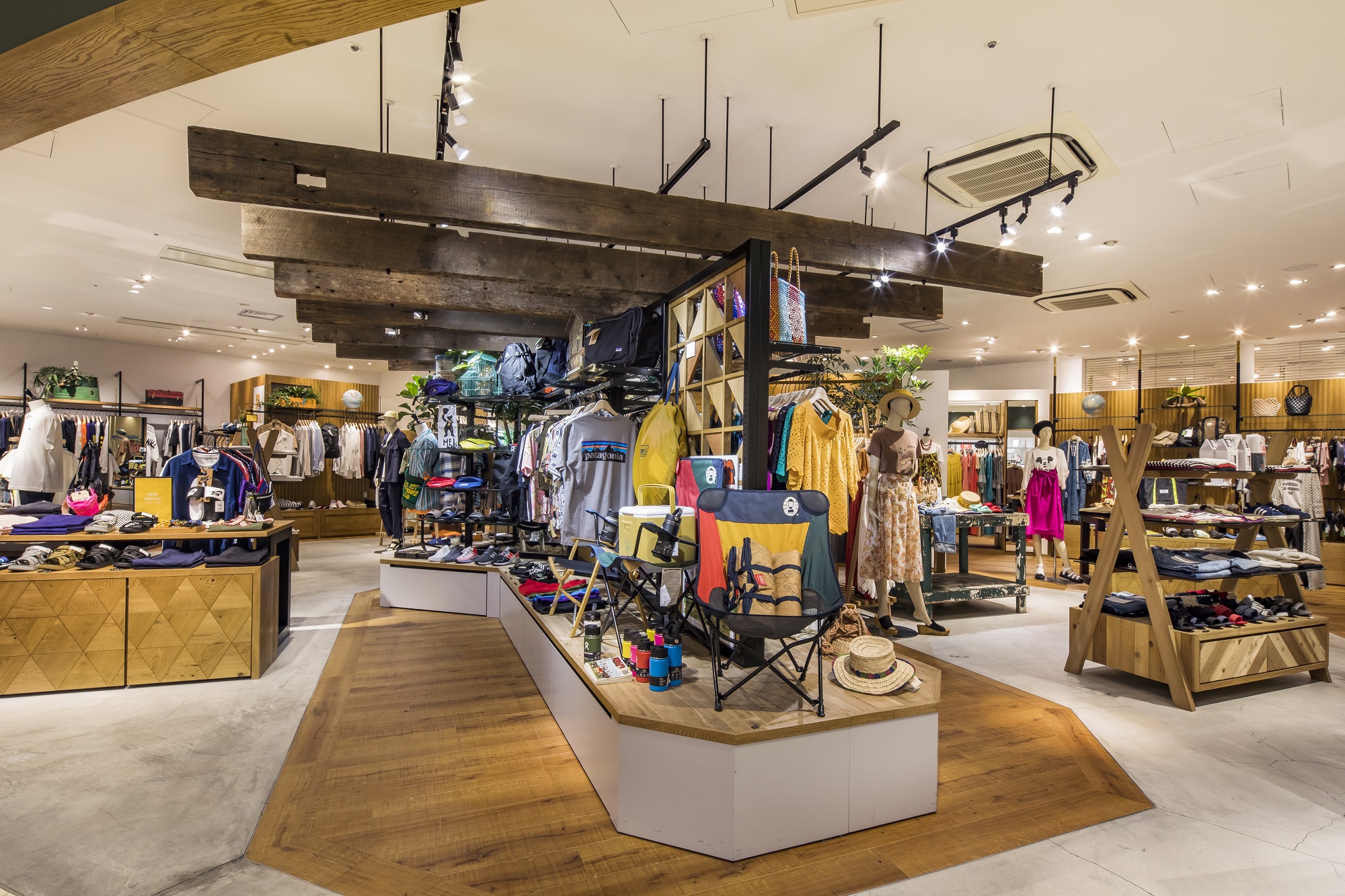 フリークスストア 東京ソラマチ店 ｜実績｜株式会社船場 - SEMBA 