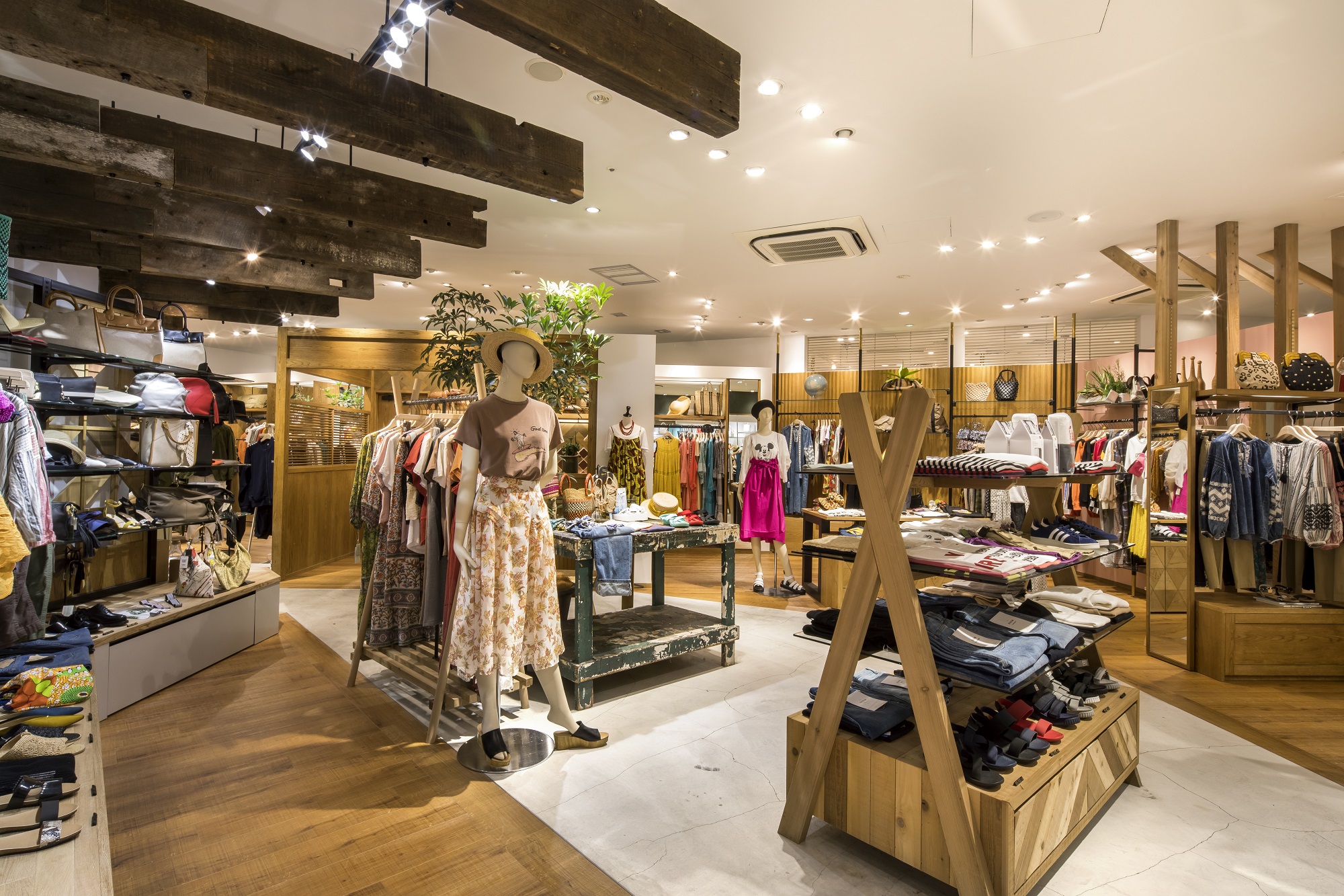 フリークスストア 東京ソラマチ店 ｜実績｜株式会社船場 - SEMBA 