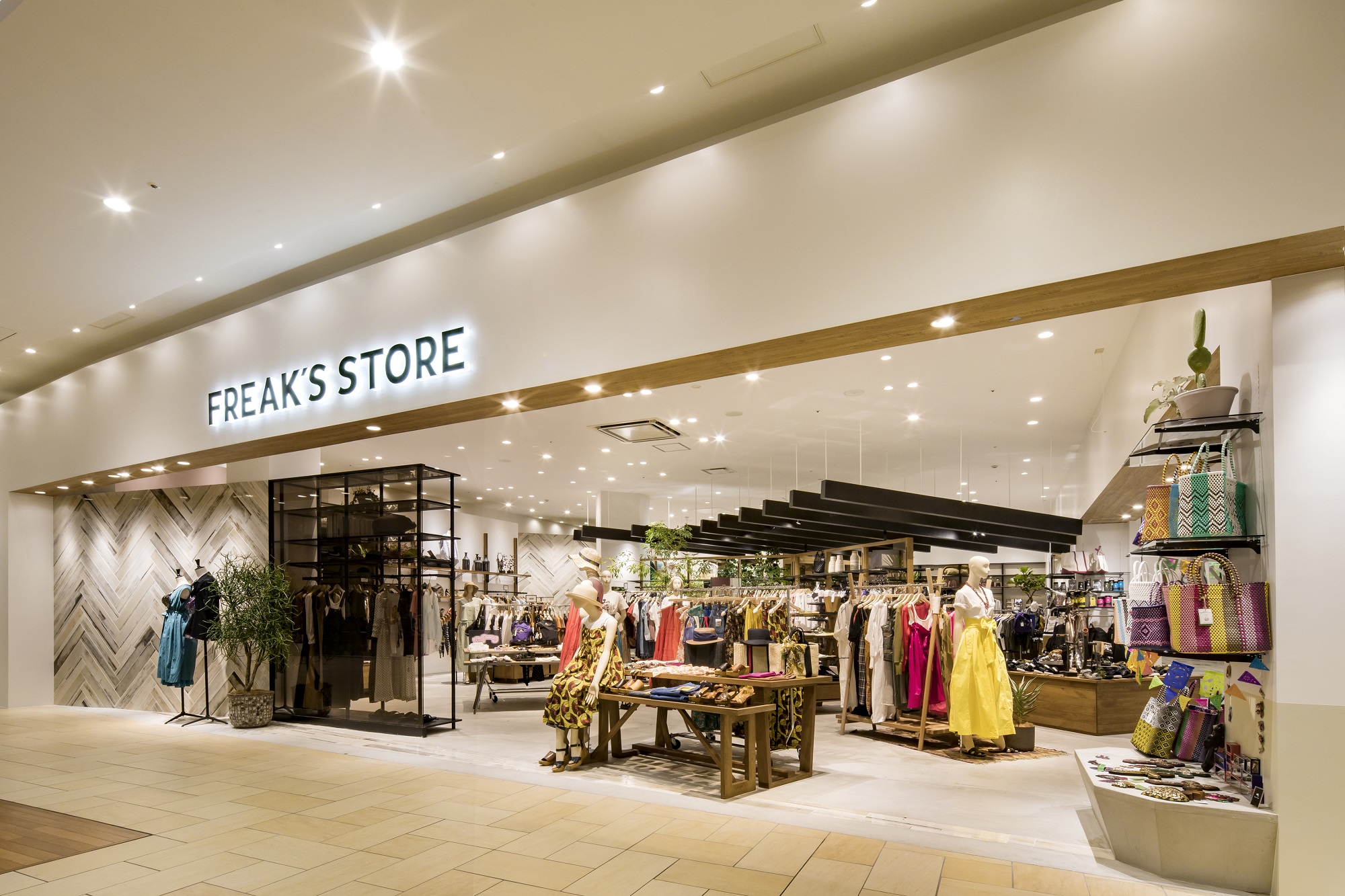 フリークスストア テラスモール湘南店 ｜実績｜株式会社船場 - SEMBA 