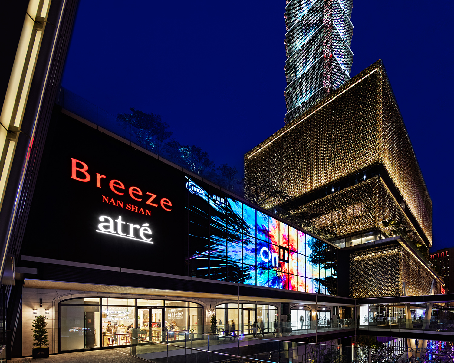 Breeze南山店「atre」