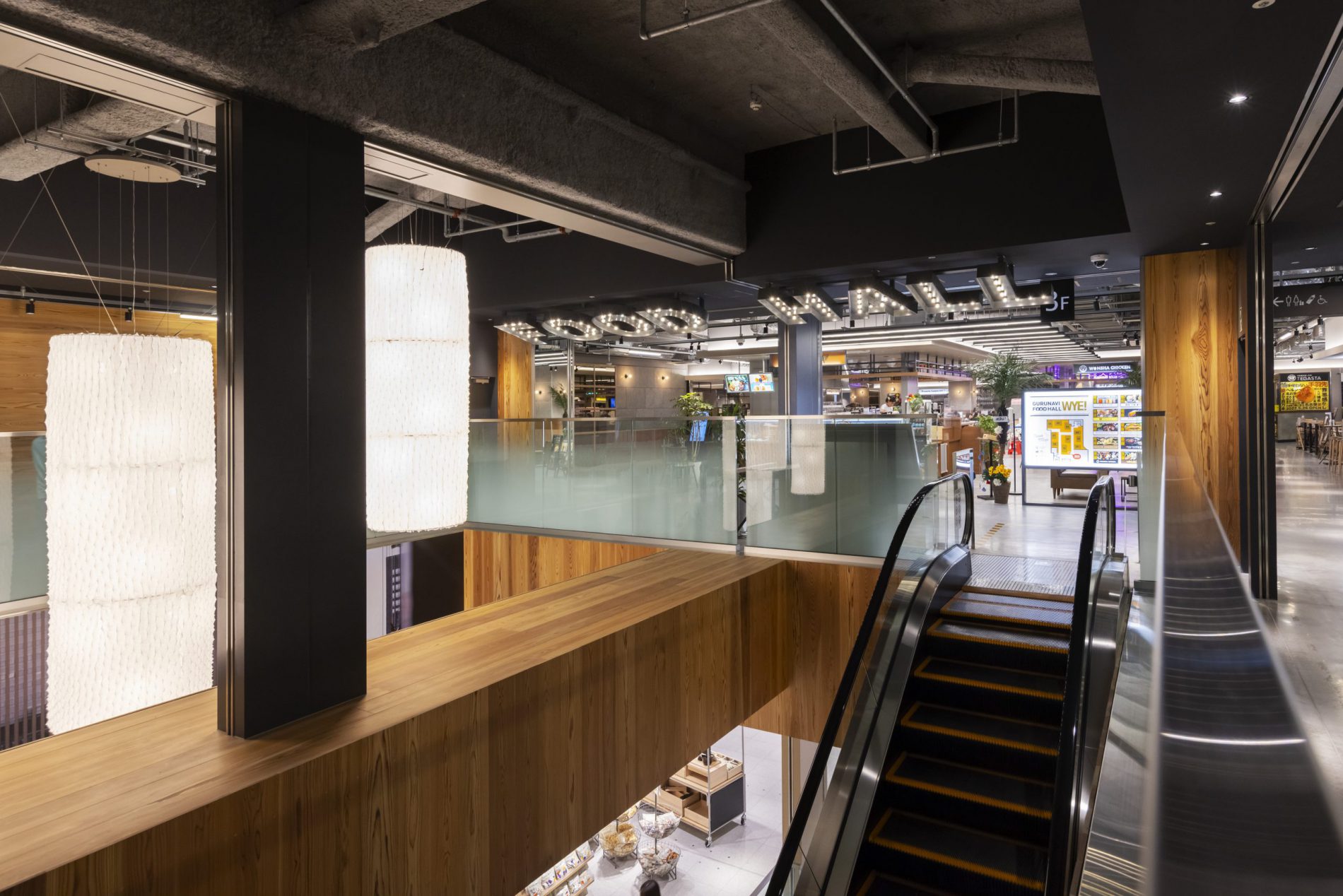 GURUNAVI FOODHALL WYE（ぐるなびフードホール ワイ）