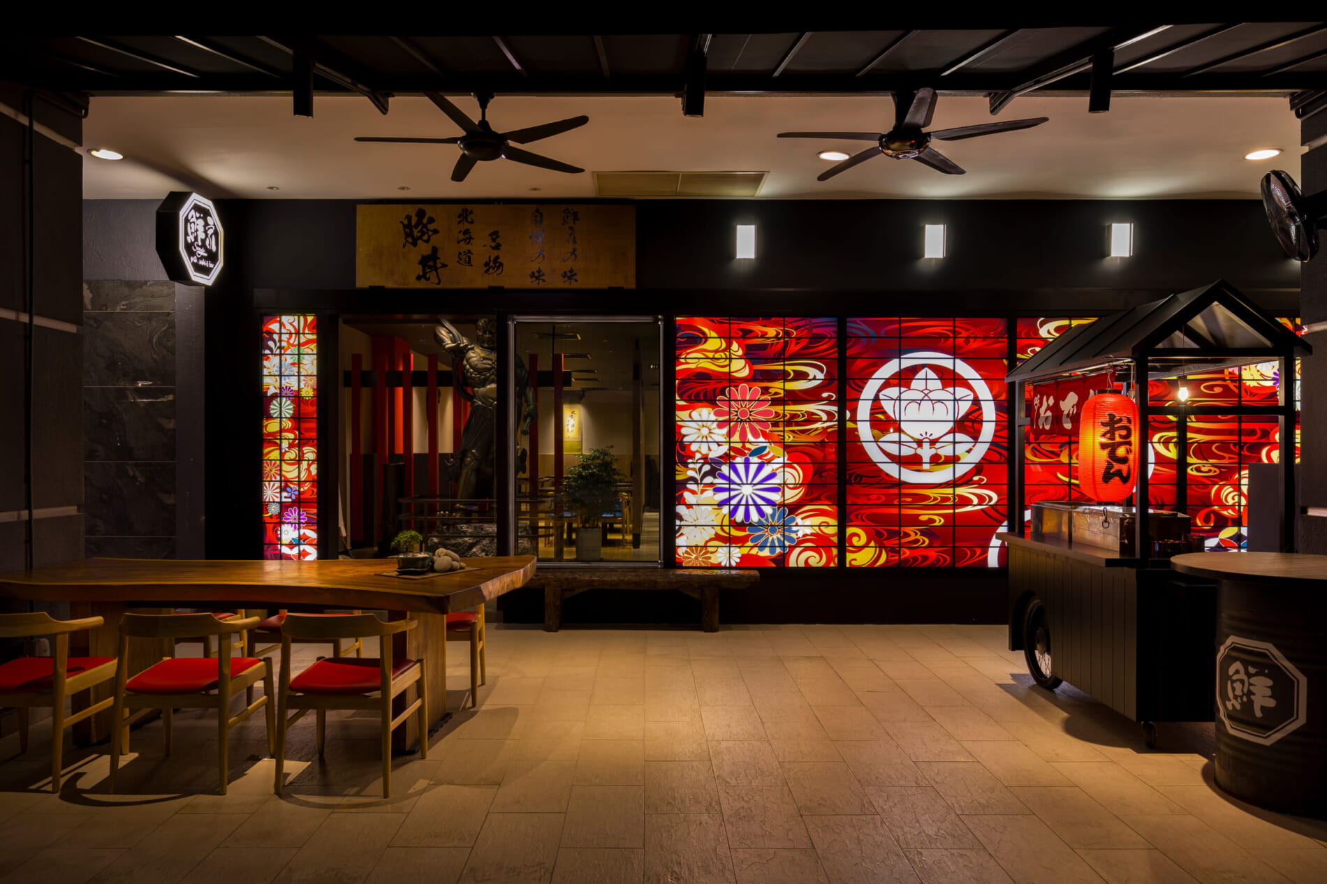 SENYA Publika Shopping Gallery